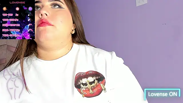 Snapshot of MadissonLee__ chatting on 12-17-25, 08:26 MadissonLee online show from 12-17-25, 08:26