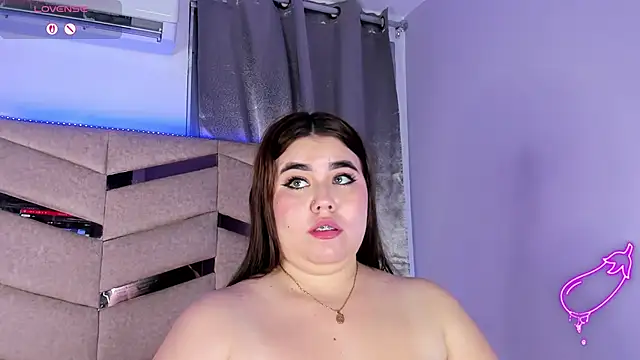 Snapshot of MadissonLee__ chatting on 02-06-26, 10:35 MadissonLee online show from 02-06-26, 10:35