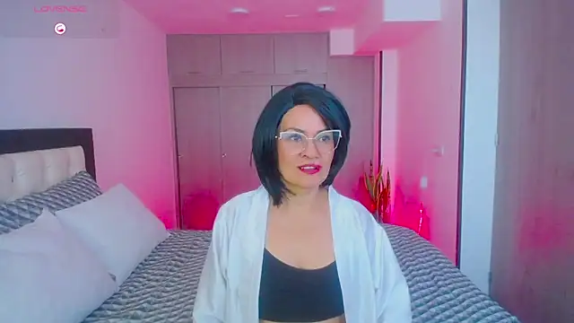 CarolinneFiotti online show from 09-22-25, 01:24