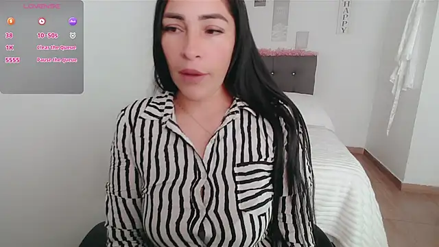 luna lgomez  online show from 10-09-25, 12:14