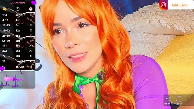 Snapshot of HotAlana_ chatting on 10-01-25, 04:02 HotAlana  online show from 10-01-25, 04:02