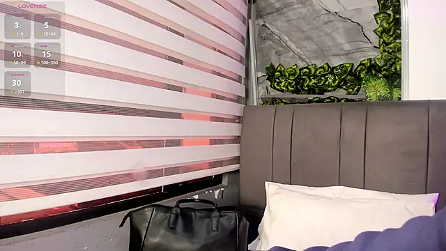 Fernanda liie  online show from 09-22-25, 12:29