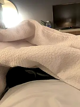 Snapshot of lucas_grass chatting on 10-24-25, 03:14 lucas grass online show from 10-24-25, 03:14