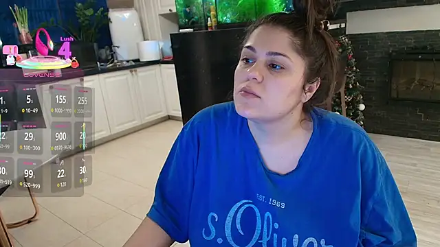 Snapshot of Layla- chatting on 02-21-26, 05:58 Layla- online show from 02-21-26, 05:58