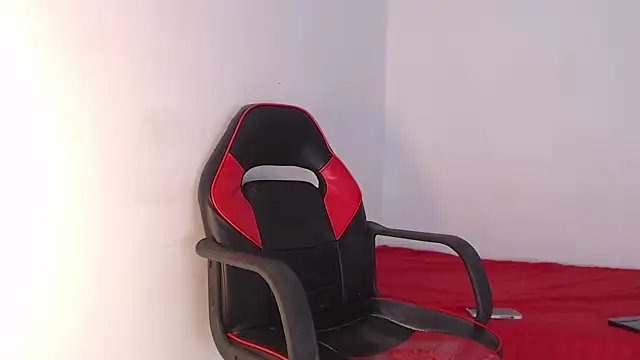 Snapshot of adam_levis17 chatting on 11-29-25, 06:05 adam levis17 online show from 11-29-25, 06:05