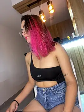 Snapshot of allison_wen chatting on 03-17-25, 12:08 allison wen online show from 03-17-25, 12:08