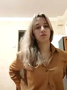 Snapshot of Aurorahoney chatting on 03-02-25, 07:45 Aurorahoney online show from 03-02-25, 07:45