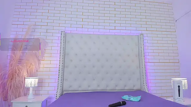 Snapshot of Emilly_wilson_ chatting on 10-09-25, 11:30 Emilly wilson online show from 10-09-25, 11:30