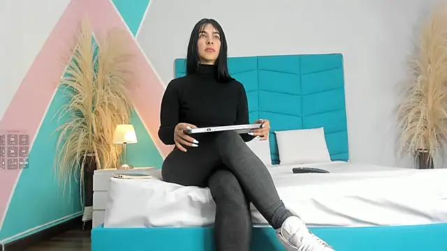 Snapshot of Emilly_wilson_ chatting on 11-27-25, 09:33 Emilly wilson online show from 11-27-25, 09:33