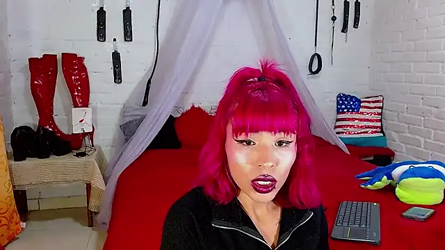 Snapshot of millygrey chatting on 09-15-25, 03:12 millygrey online show from 09-15-25, 03:12