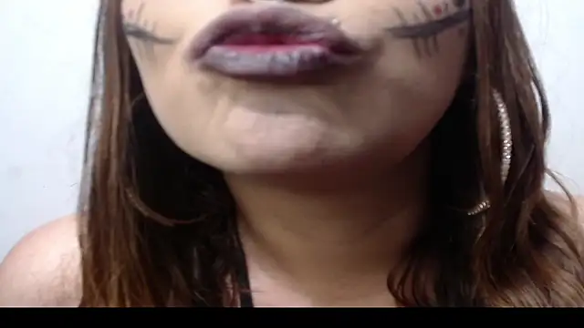 Snapshot of nicollewayne10 chatting on 11-01-25, 01:07 nicollewayne10 online show from 11-01-25, 01:07