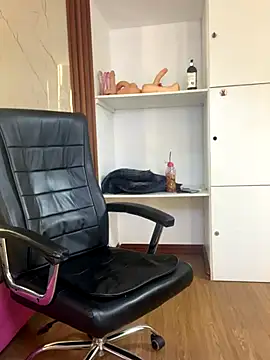 PinkyMoon online show from 11-13-25, 05:39