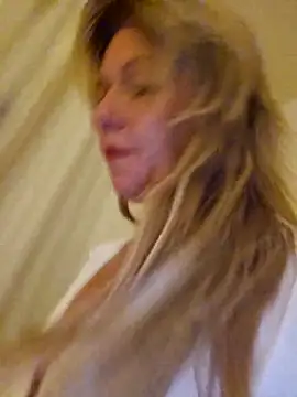 Melody73 online show from 10-22-25, 05:08