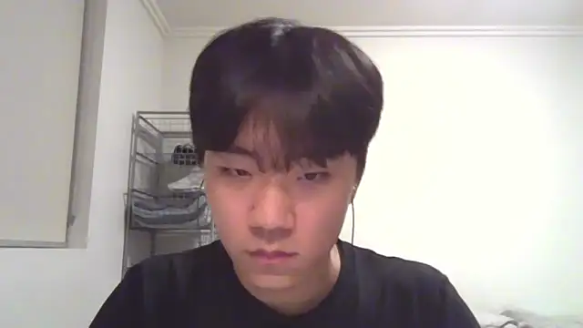 Snapshot of sdamvo2 chatting on 03-05-25, 05:08 sdamvo2 online show from 03-05-25, 05:08