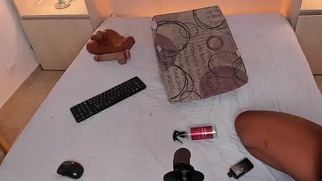 BeverlySteel online show from 11-09-25, 12:36