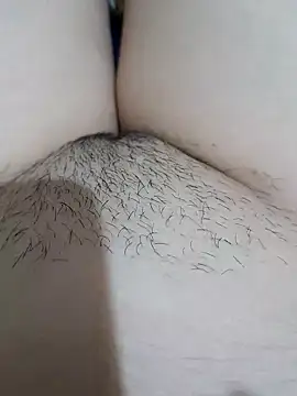 Snapshot of yakot7 chatting on 10-14-25, 12:00 yakot7 online show from 10-14-25, 12:00