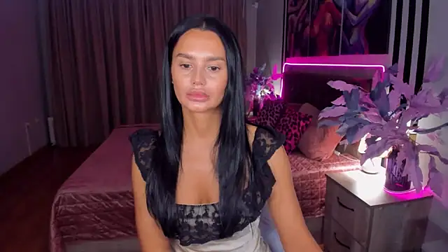 DanaSincere online show from 11-18-25, 03:56