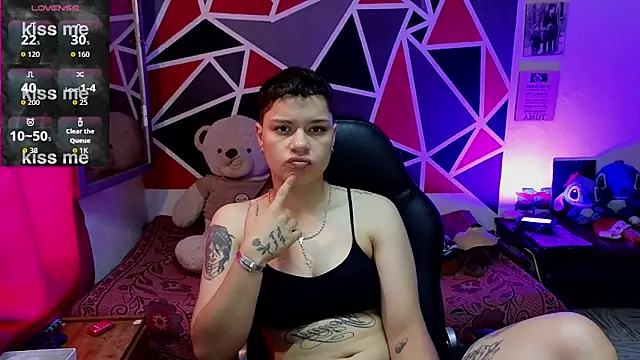 demimoore222 online show from 12-19-25, 03:19