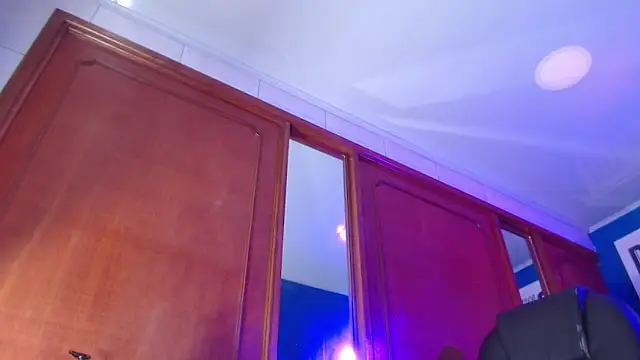 Snapshot of milu23__ chatting on 11-20-25, 12:05 milu23 online show from 11-20-25, 12:05