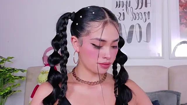 SaritaBratz online show from 11-28-25, 09:06