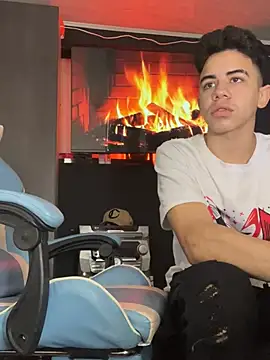 Miguel bigcock online show from 03-17-25, 02:34