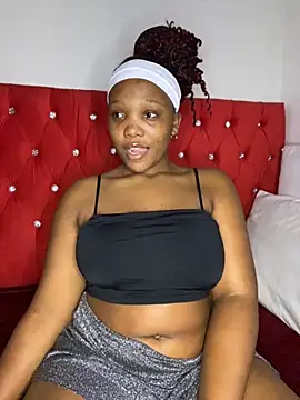 Snapshot of Beyoncex05 chatting on 10-09-25, 01:03 Beyoncex05 online show from 10-09-25, 01:03