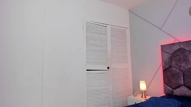 aurora collinss  online show from 03-18-25, 12:03