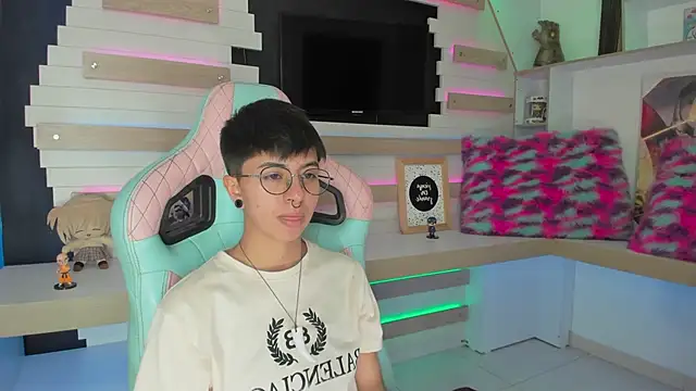 tommy blue online show from 12-04-25, 07:11