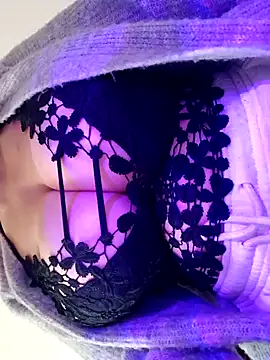 BellyDancer1 online show from 11-18-25, 08:52