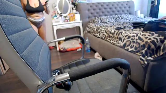 Jennifer24    online show from 09-15-25, 09:42