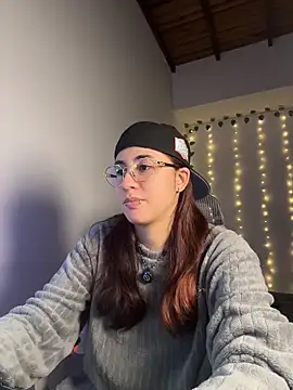 Camil Lee online show from 10-28-25, 02:37