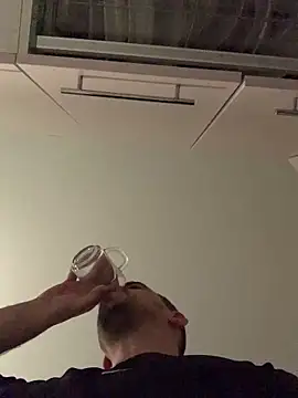 Snapshot of Maxpeins chatting on 02-28-26, 11:50 Maxpeins online show from 02-28-26, 11:50