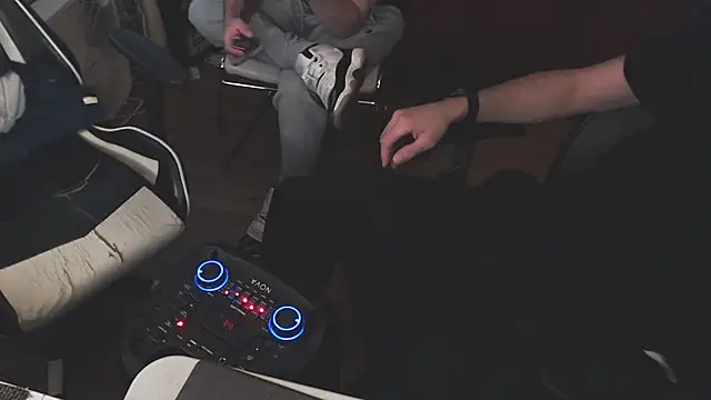 Snapshot of weknowourworth6999 chatting on 09-22-25, 10:56 weknowourworth6999 online show from 09-22-25, 10:56