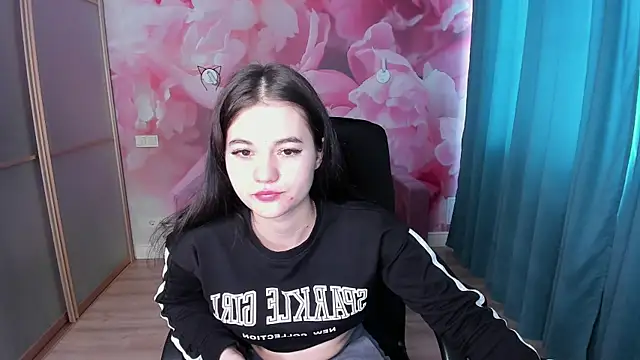 ElinaMils online show from 03-18-25, 06:36