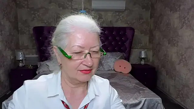 Snapshot of Maya_Mayflower chatting on 03-12-25, 09:12 Maya Mayflower online show from 03-12-25, 09:12