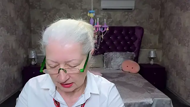 Snapshot of Maya_Mayflower chatting on 03-12-25, 12:15 Maya Mayflower online show from 03-12-25, 12:15