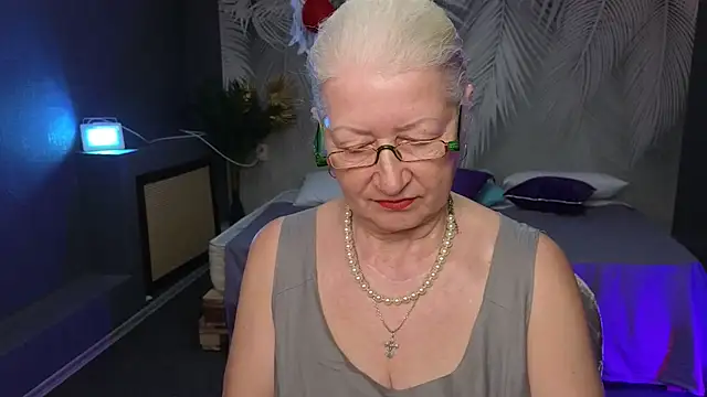 Snapshot of Maya_Mayflower chatting on 03-13-25, 12:56 Maya Mayflower online show from 03-13-25, 12:56