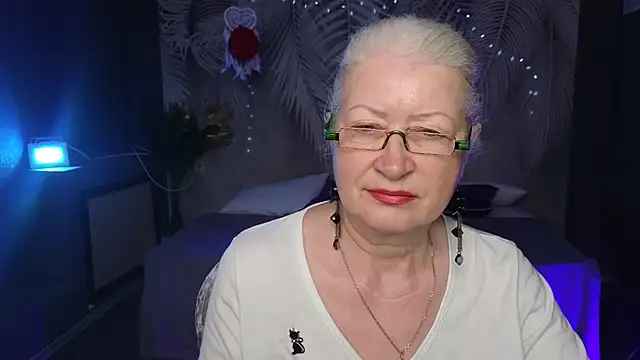 Snapshot of Maya_Mayflower chatting on 03-14-25, 06:10 Maya Mayflower online show from 03-14-25, 06:10