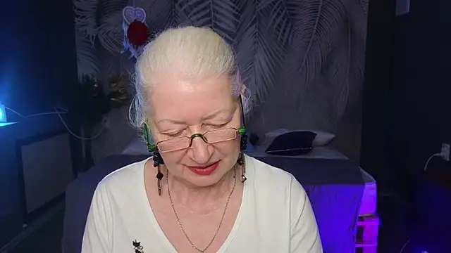 Snapshot of Maya_Mayflower chatting on 03-14-25, 09:14 Maya Mayflower online show from 03-14-25, 09:14