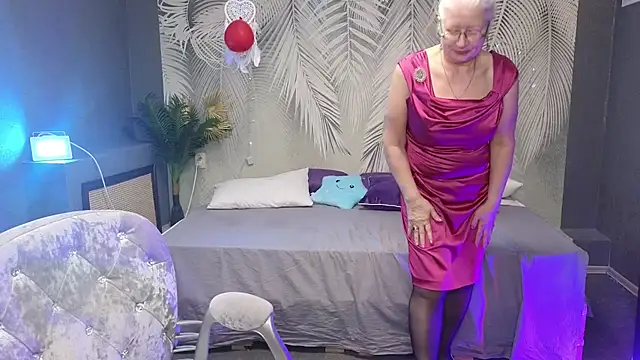 Snapshot of Maya_Mayflower chatting on 03-17-25, 12:25 Maya Mayflower online show from 03-17-25, 12:25