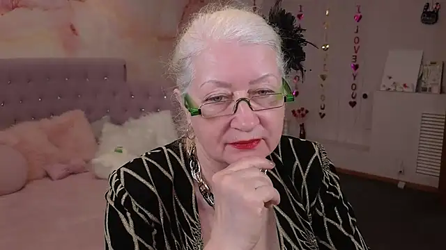 Snapshot of Maya_Mayflower chatting on 03-18-25, 03:21 Maya Mayflower online show from 03-18-25, 03:21