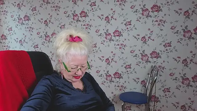 Snapshot of Maya_Mayflower chatting on 10-11-25, 04:01 Maya Mayflower online show from 10-11-25, 04:01