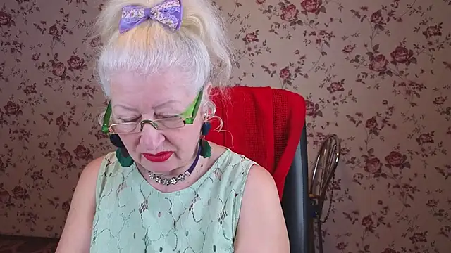 Snapshot of Maya_Mayflower chatting on 11-13-25, 04:11 Maya Mayflower online show from 11-13-25, 04:11