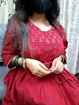 Snapshot of Decant_Ruhi143 chatting on 10-17-25, 10:40 Decant Ruhi143 online show from 10-17-25, 10:40