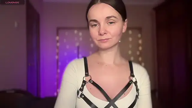 lanaloulou online show from 10-15-25, 08:20