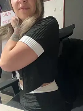 Isabella Varella online show from 11-10-25, 12:26