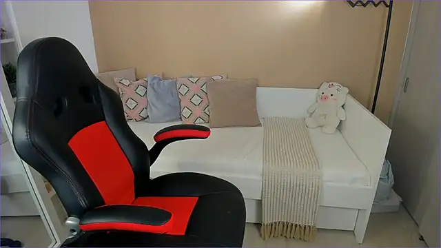 ValentinaMilann online show from 10-22-25, 10:20