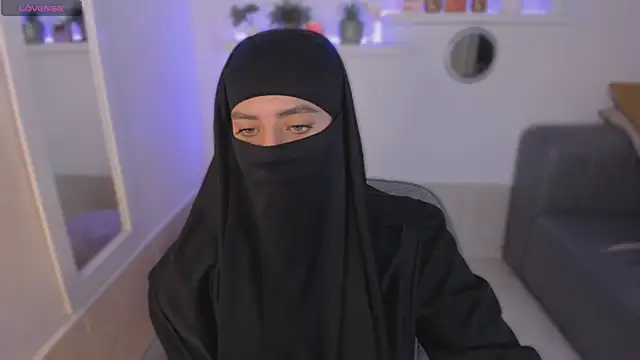 Snapshot of salma_arabicc chatting on 10-11-25, 04:01 salma arabicc online show from 10-11-25, 04:01