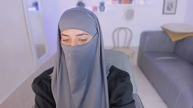 Snapshot of salma_arabicc chatting on 10-18-25, 04:15 salma arabicc online show from 10-18-25, 04:15