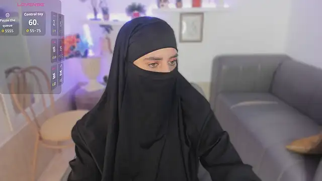 Snapshot of salma_arabicc chatting on 11-25-25, 04:23 salma arabicc online show from 11-25-25, 04:23